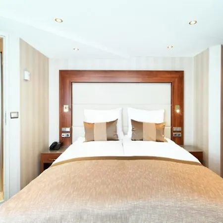 Hotel Baxter Hoare Ship 4*