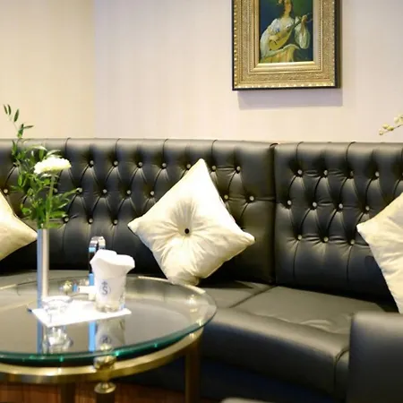 Hotel Baxter Hoare Ship Dusseldorf