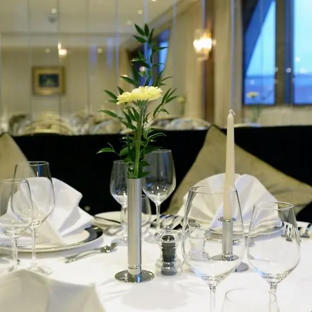 Baxter Hoare Ship 4* Dusseldorf