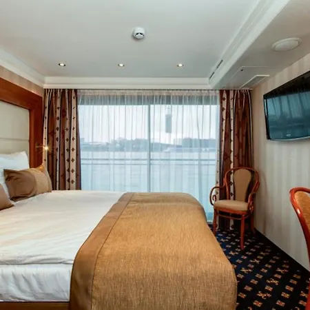 Baxter Hoare Ship Hotel